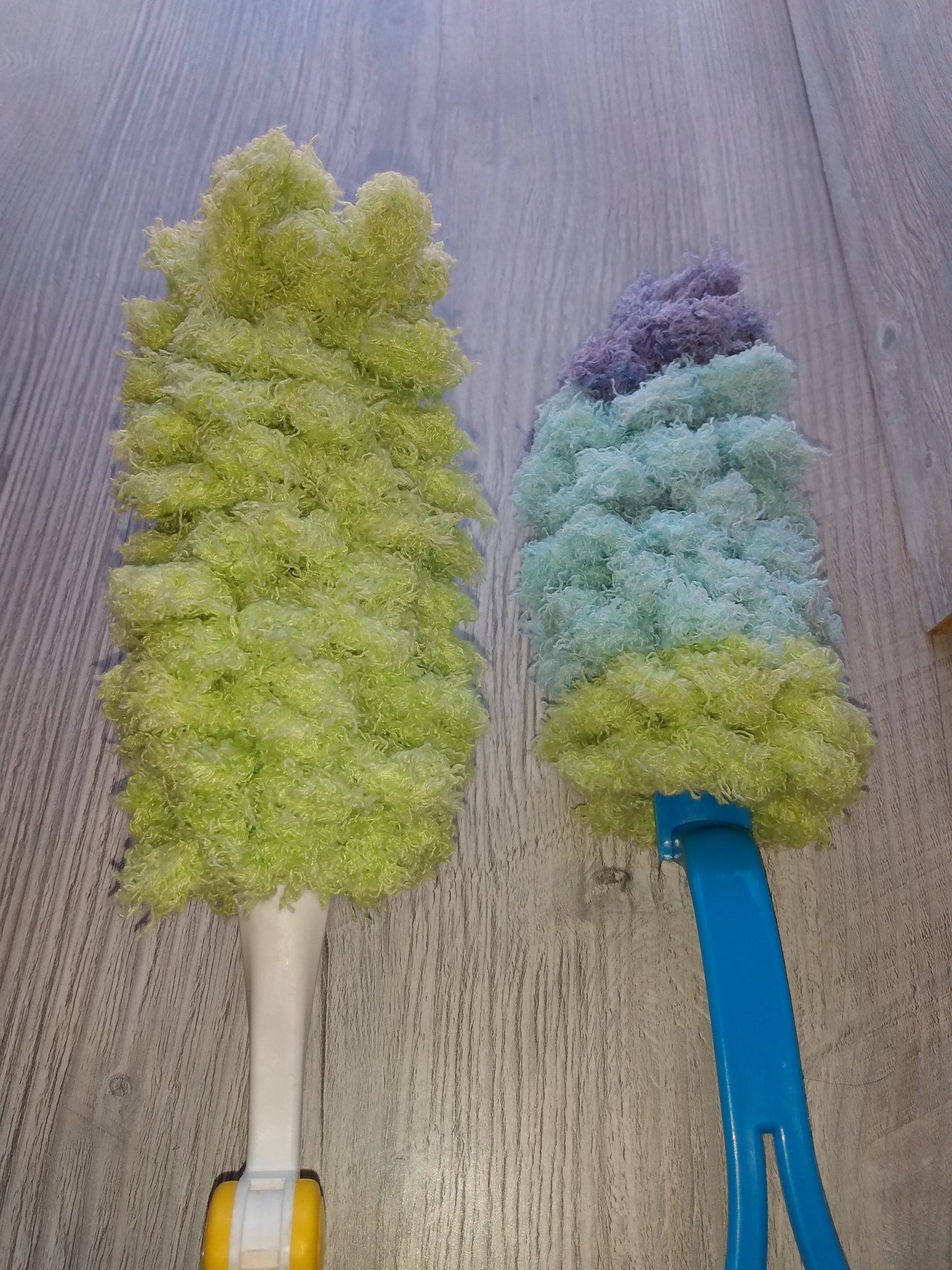 Set of 2 mystery Swiffer 360 dusters