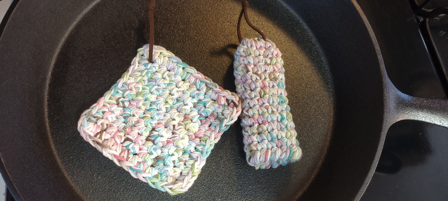 Skillet handle holder, cast iron skillet handle